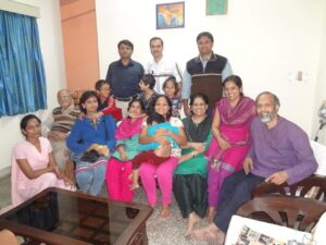 Rajlakshmi with other JPCEC alumni, their spouses and Dr. Vivek, Dr. Savita Kulkarni